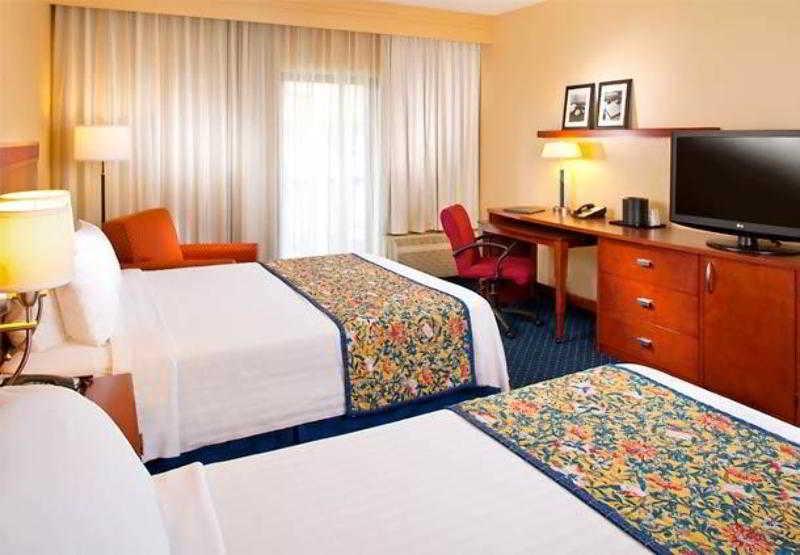 Courtyard By Marriott Memphis Airport Exterior foto