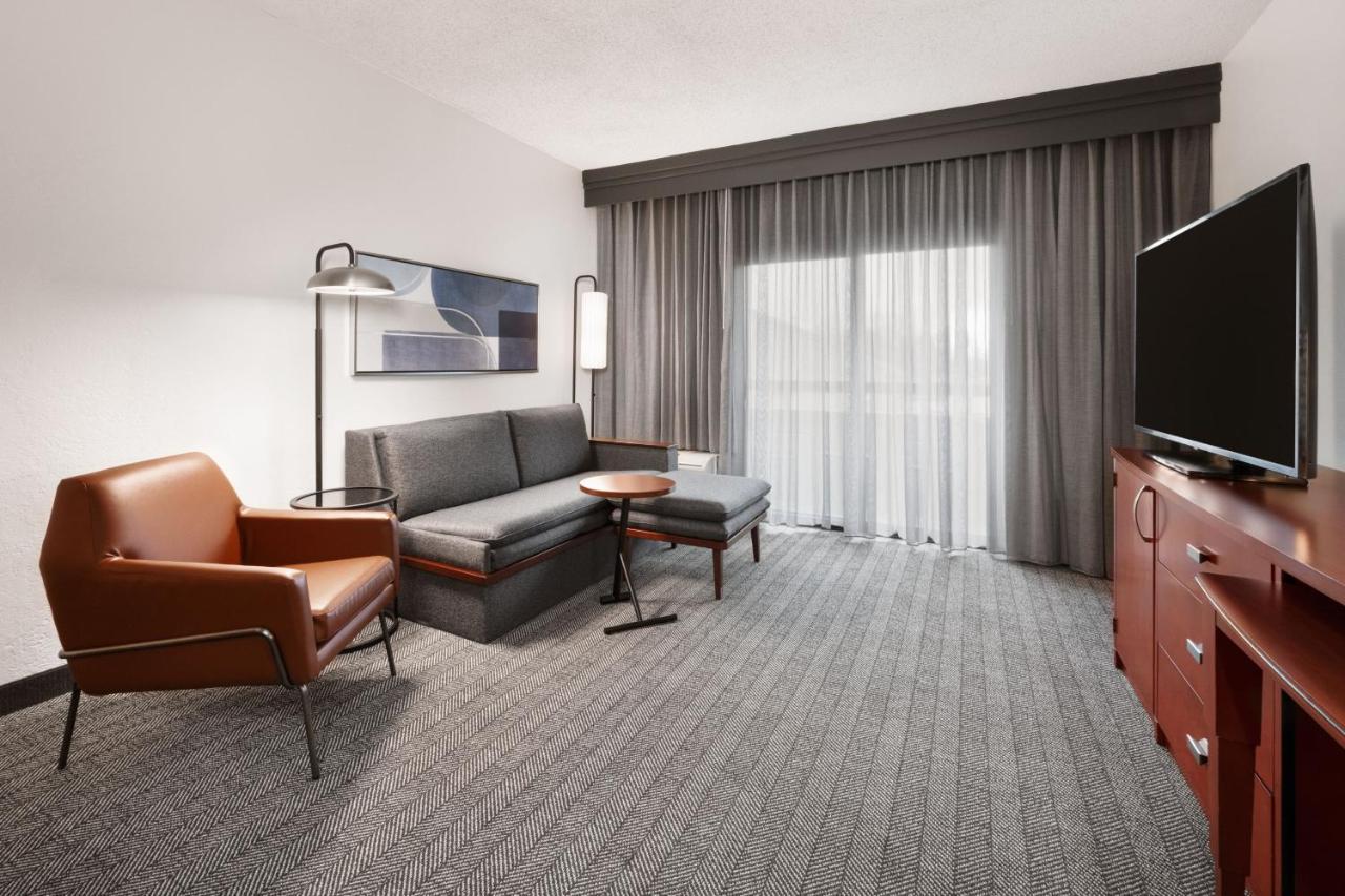 Courtyard By Marriott Memphis Airport Exterior foto