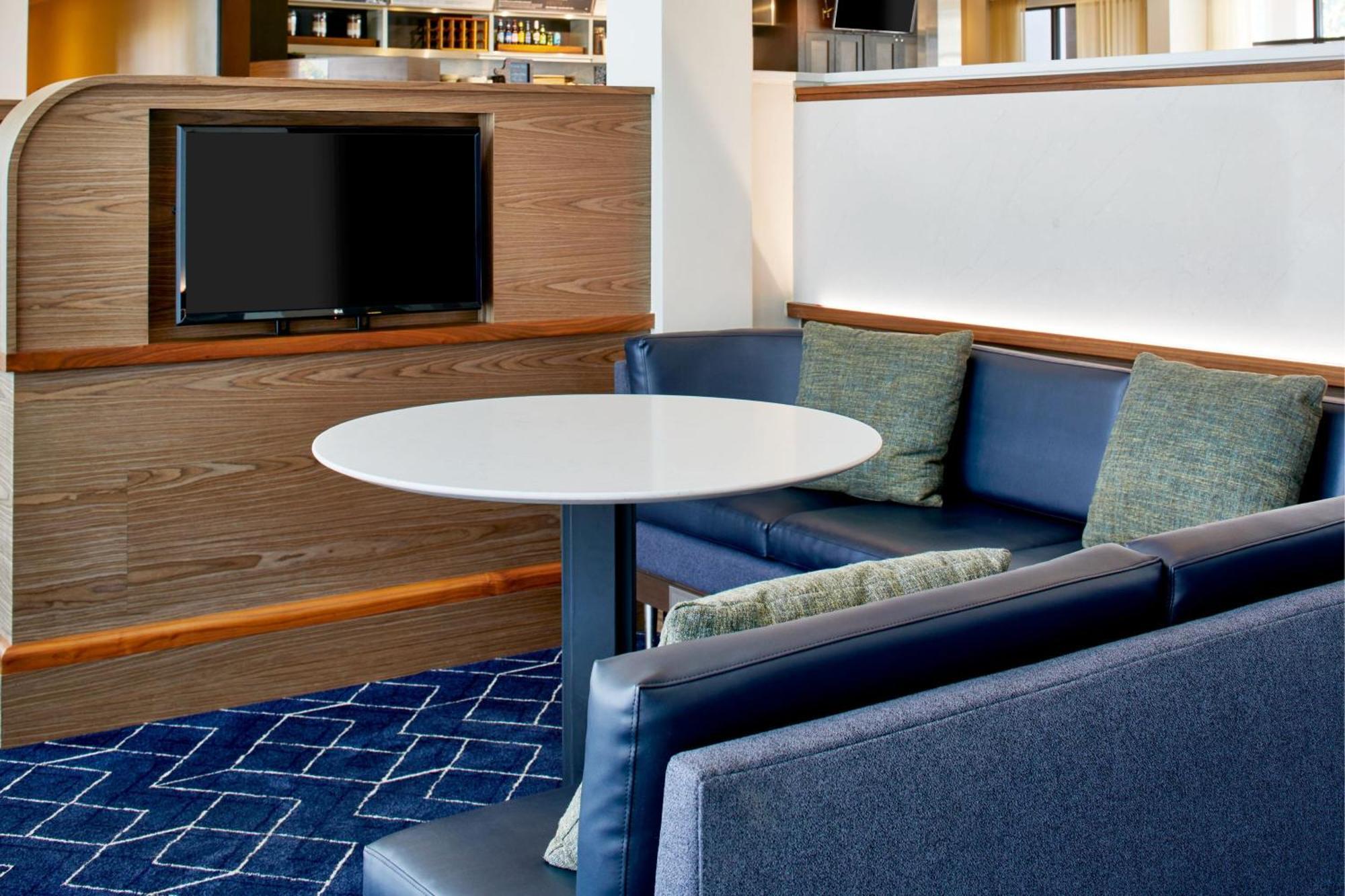 Courtyard By Marriott Memphis Airport Exterior foto