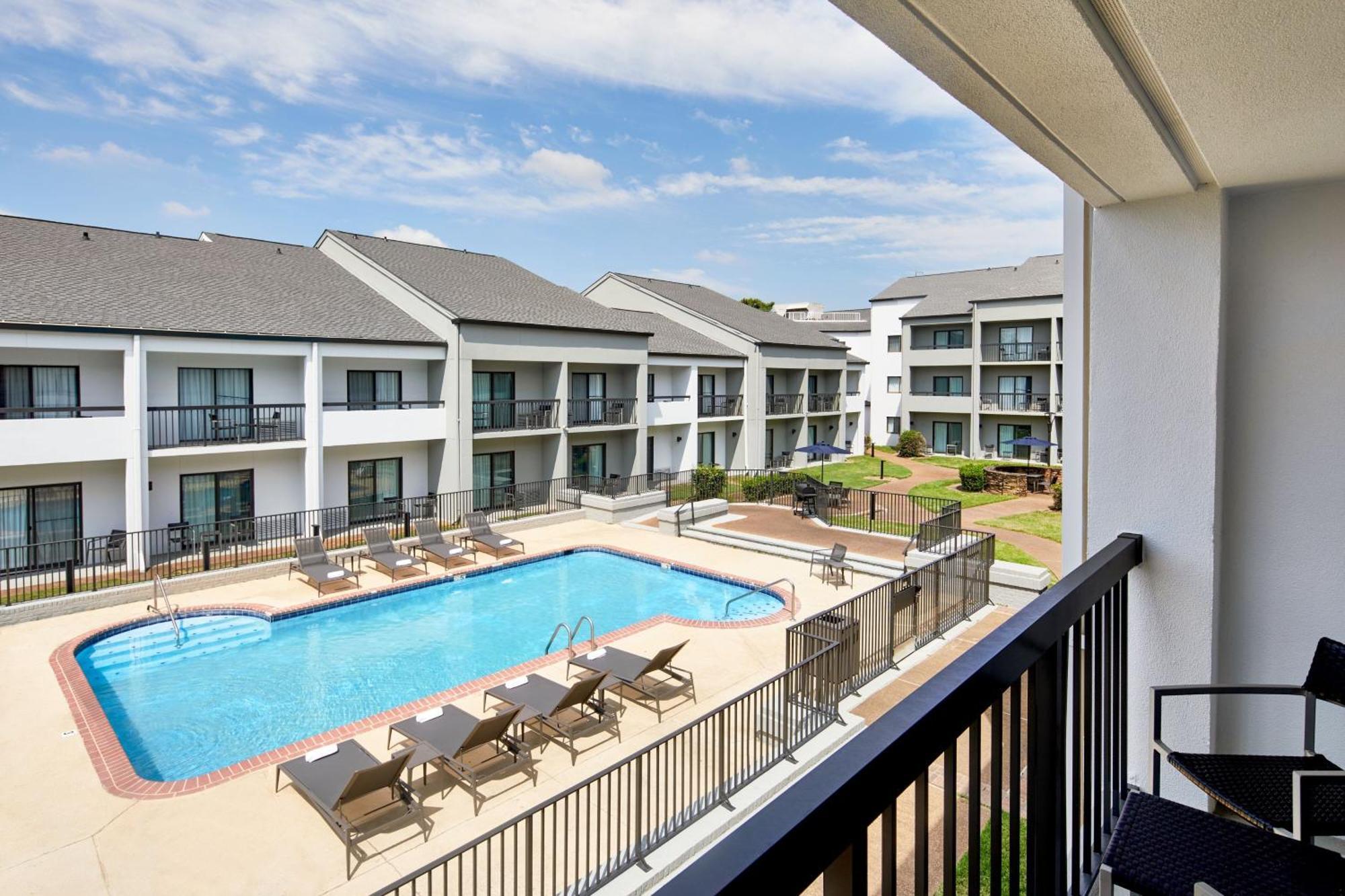 Courtyard By Marriott Memphis Airport Exterior foto