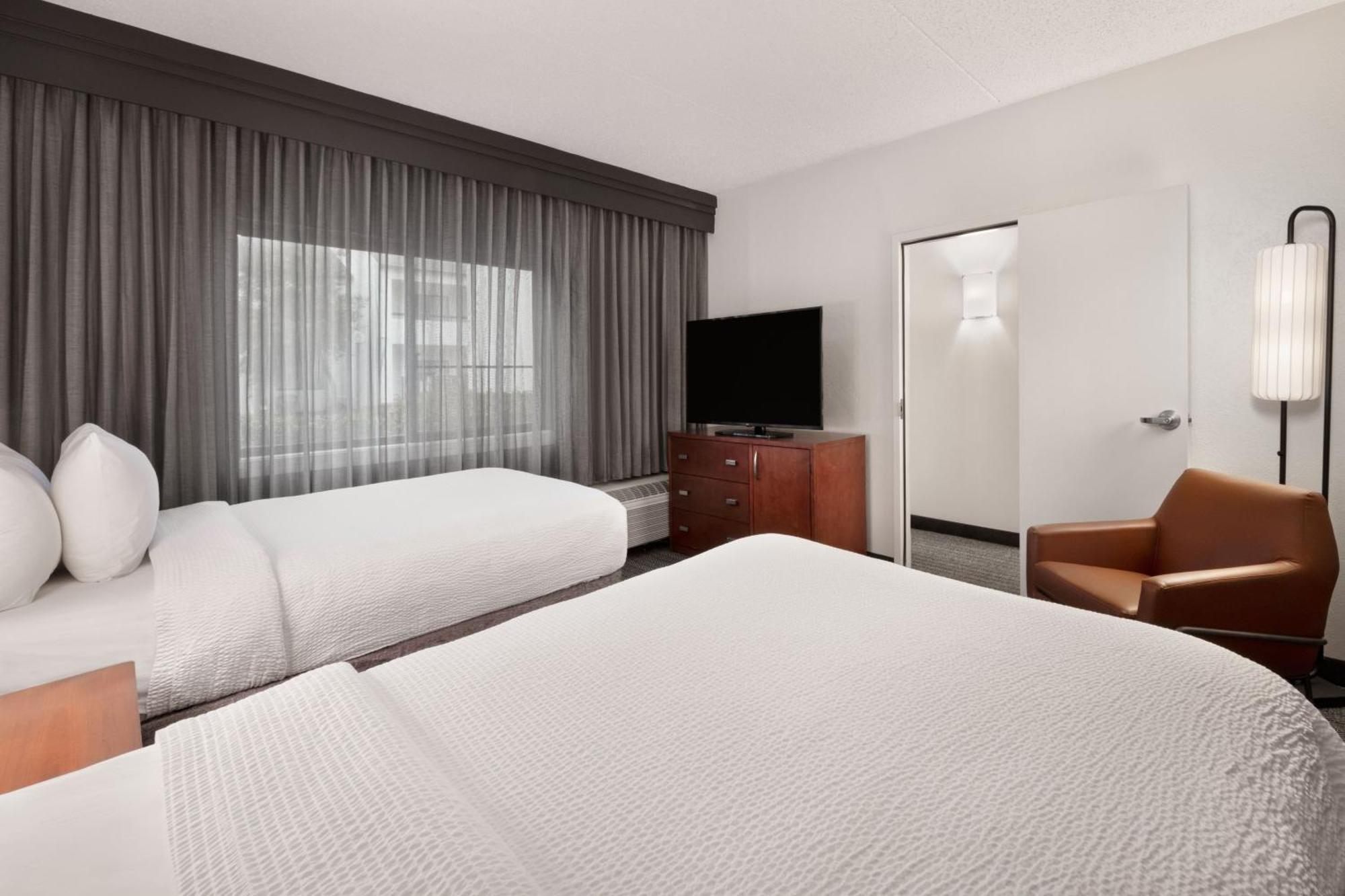 Courtyard By Marriott Memphis Airport Exterior foto