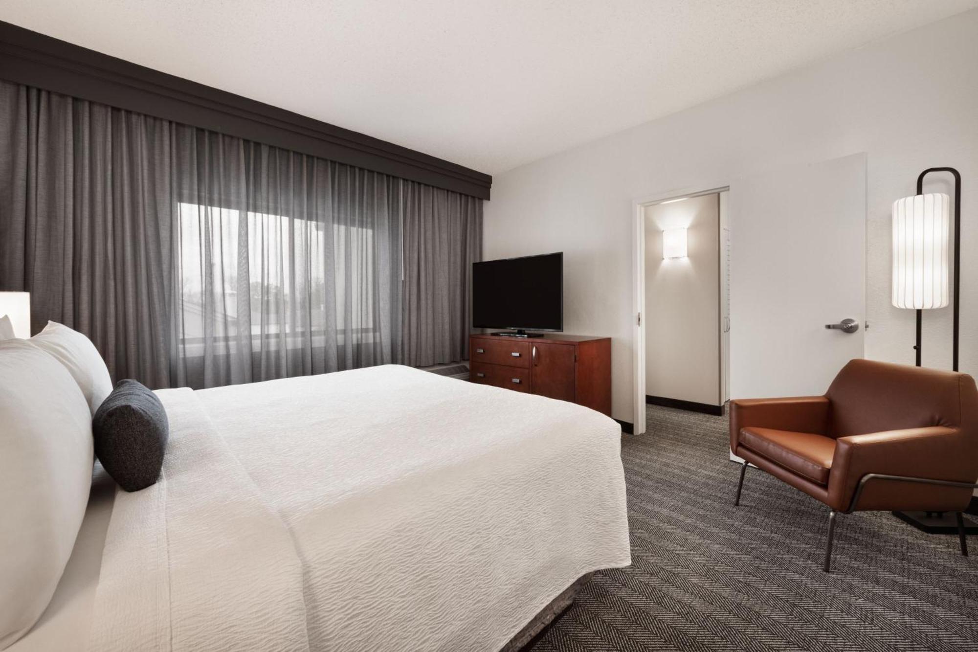 Courtyard By Marriott Memphis Airport Exterior foto