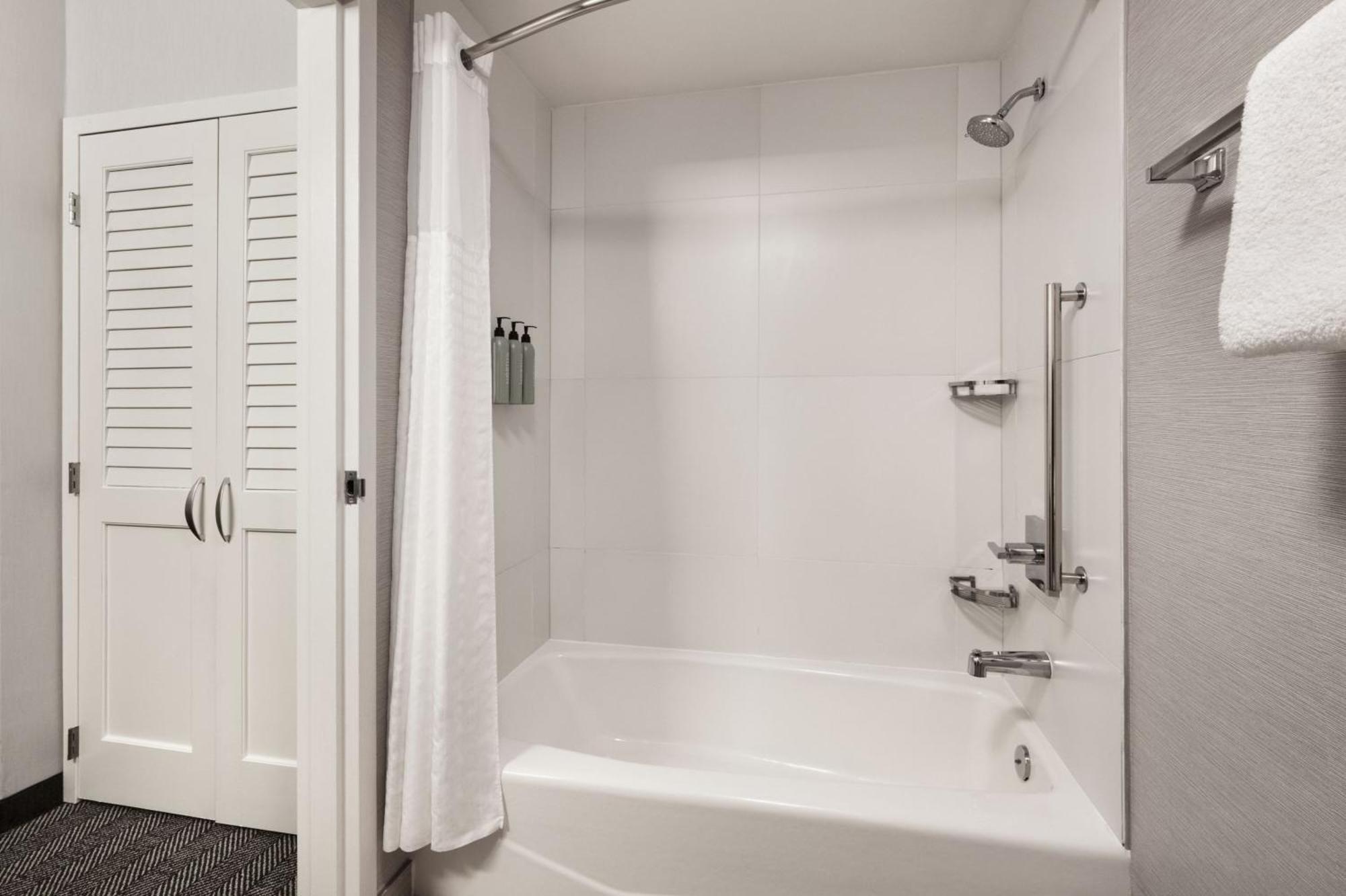 Courtyard By Marriott Memphis Airport Exterior foto