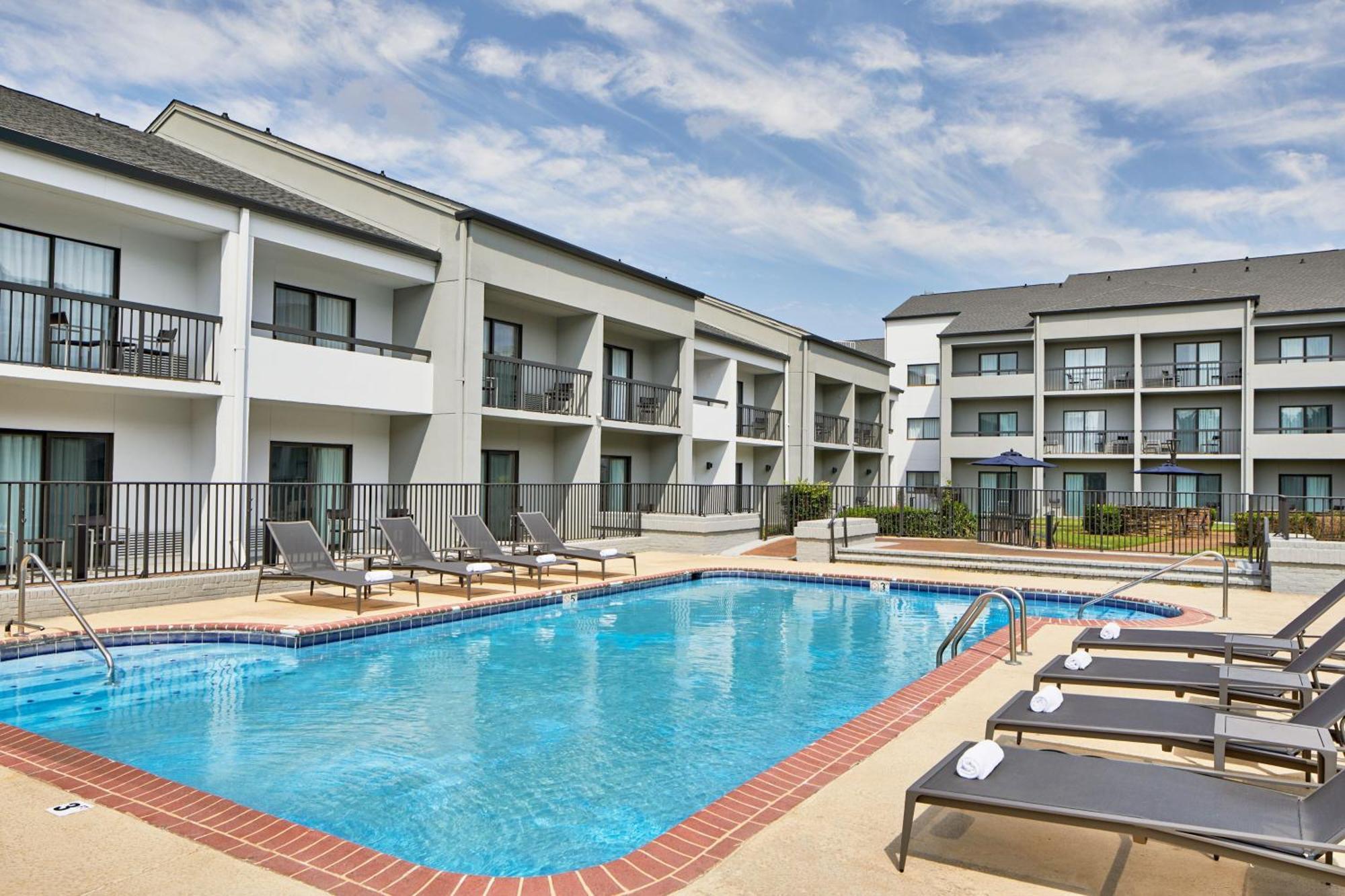Courtyard By Marriott Memphis Airport Exterior foto