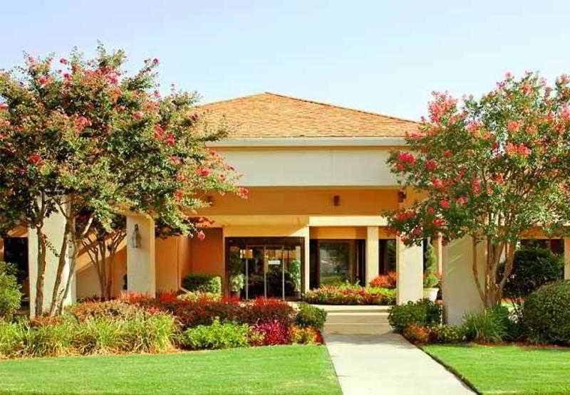 Courtyard By Marriott Memphis Airport Exterior foto