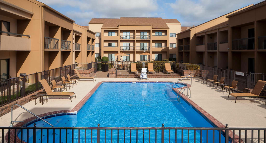 Courtyard By Marriott Memphis Airport Exterior foto